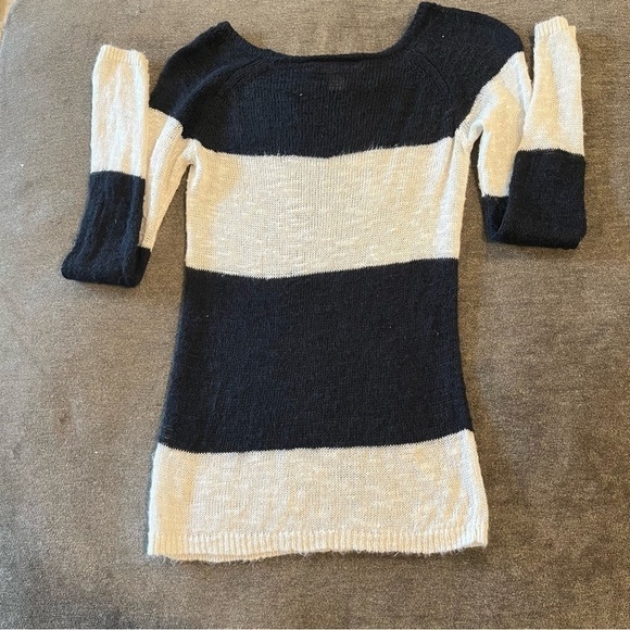 Banana Republic Black & Cream Linen Sweater XS - Picture 2 of 7